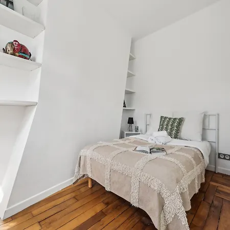 Charming Overlooking Place Des Victoires Apartment Paris