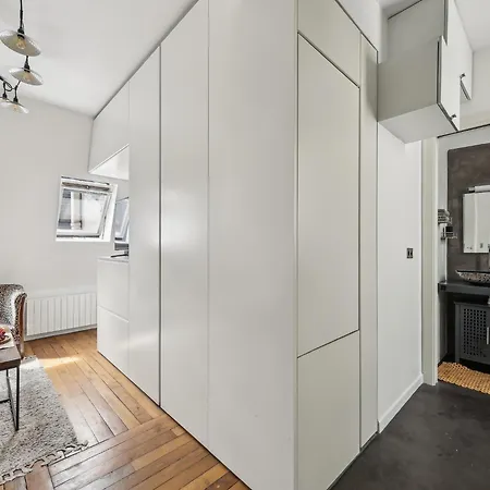 Charming Overlooking Place Des Victoires Apartment *